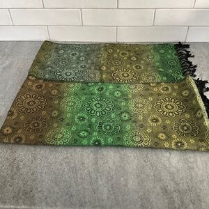 Pretty Variegated Green Pashmina
